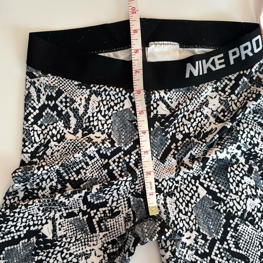 Nike Pro tights, set of 3 pairs included, all women’s S, in EUC - Picture 12 of 16